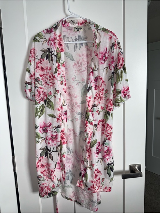 Show Me Your MuMu Other - Show Me Your MuMu pink Floral Short Sleeve Kimono Robe